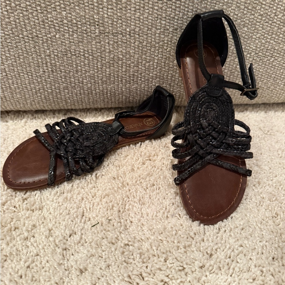 Xhilaration Black and Brown Kids Sandals